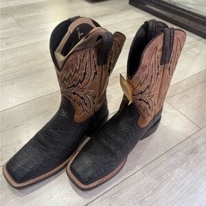 Ariat Black and Brown Cowboy Boots with Decorative Stitching